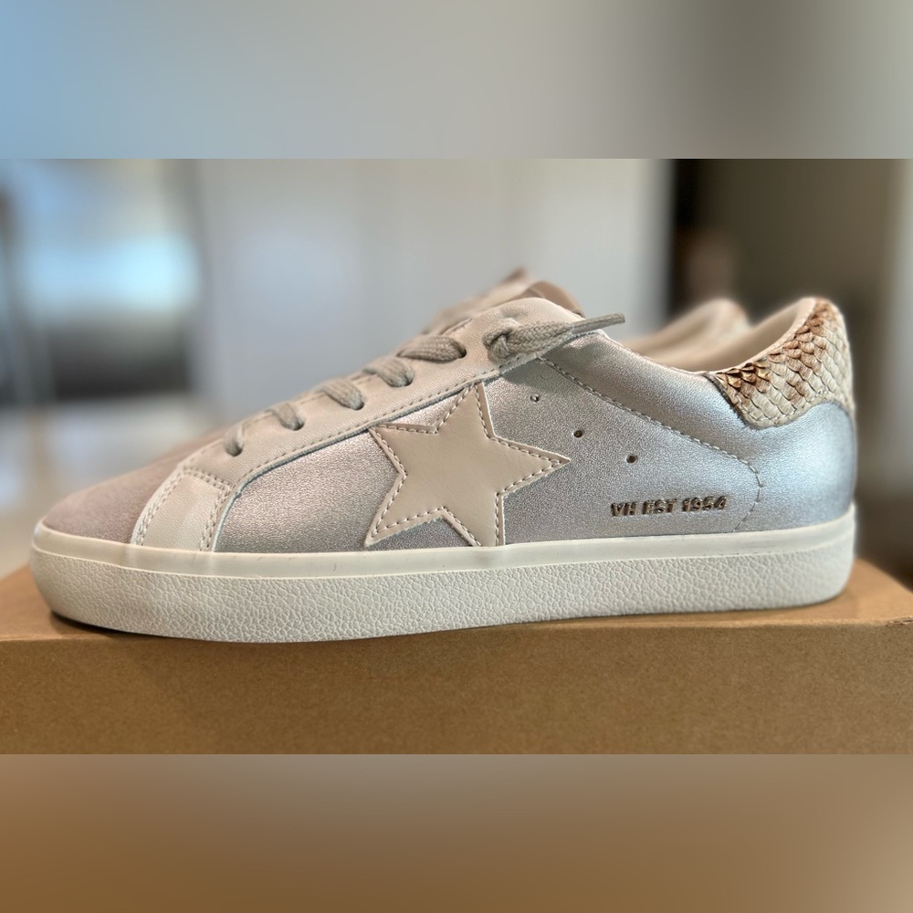 NEW Vintage Havana MEERA Star Sneakers